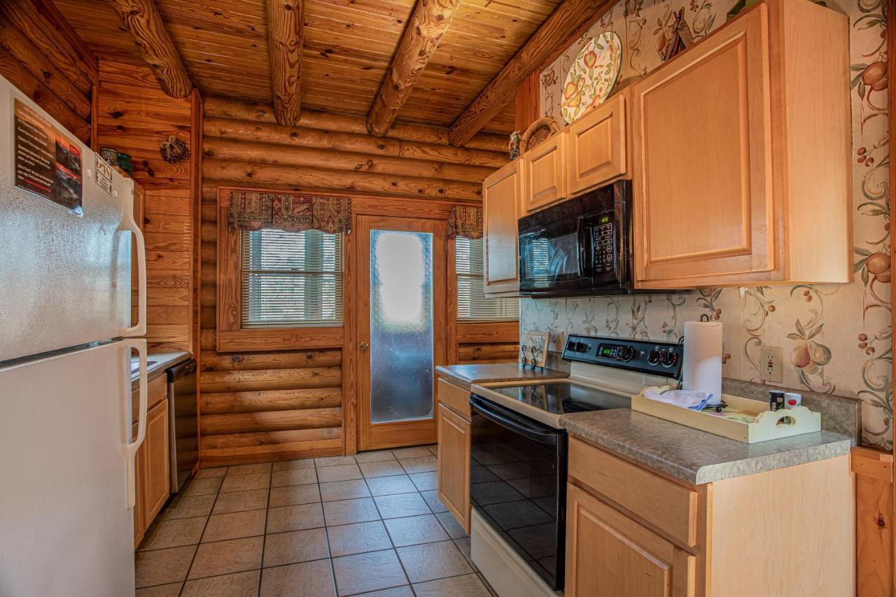 Вілла Great Wolf Cabin In Pigeon Forge! Екстер'єр фото
