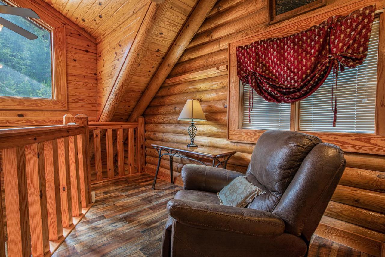 Вілла Great Wolf Cabin In Pigeon Forge! Екстер'єр фото