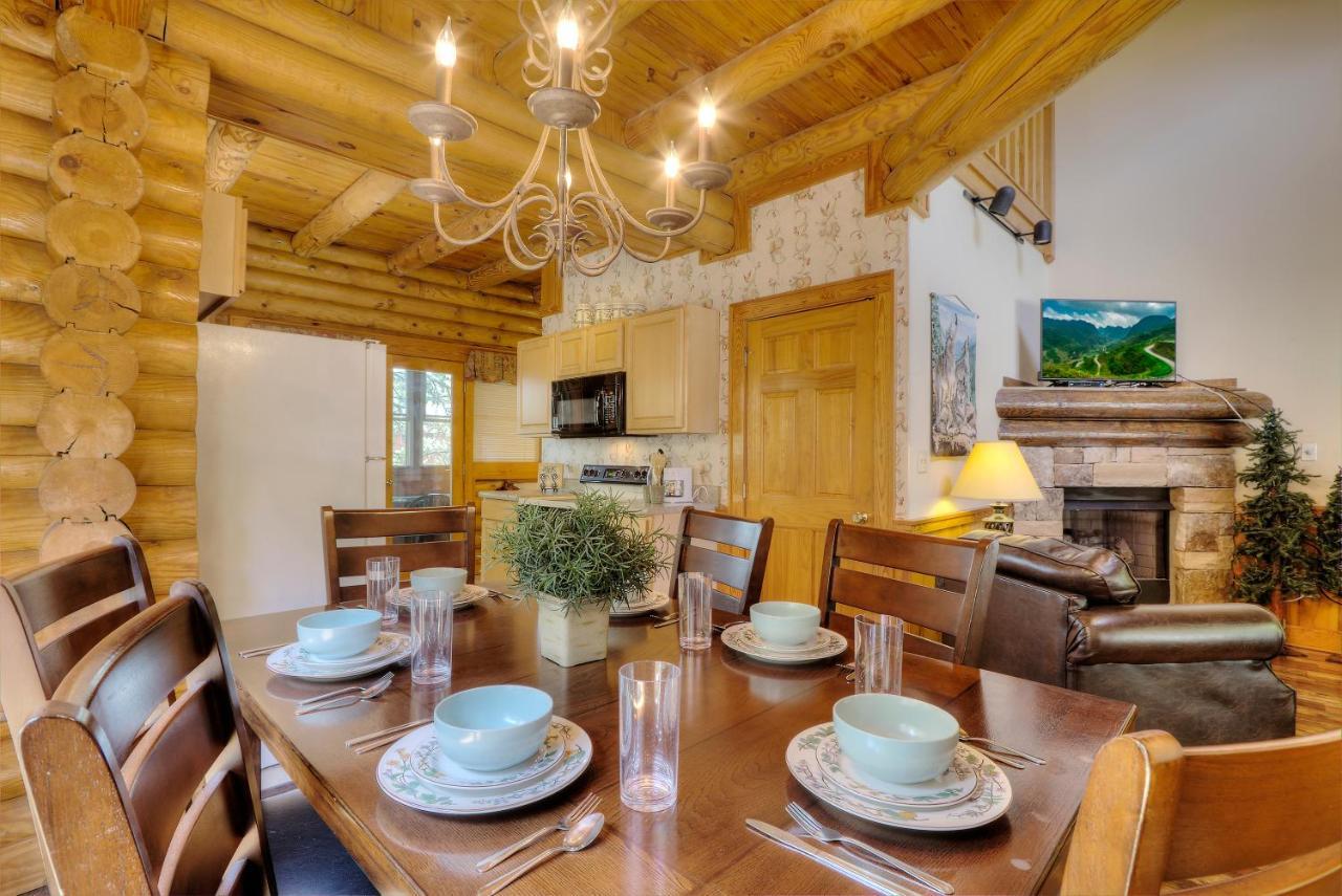 Вілла Great Wolf Cabin In Pigeon Forge! Екстер'єр фото